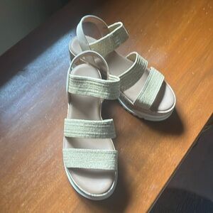 Universal Thread sandals